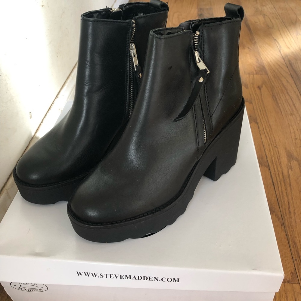 Brand New Steve Madden Platform boots 7